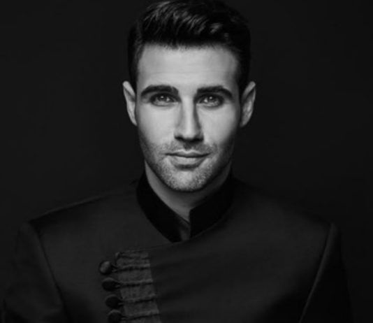 «ΚΟΙΜΗΣΟΥ ΑΠΟΨΕ ΕΔΩ»: ΤΟ ΝΕΟ SINGLE ΤΟΥ ΠΕΤΡΟΥ ΙΑΚΩΒΙΔΗ